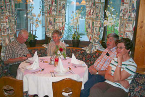 Walter und Gisela Maurus mit Claus und Anni Bayer, die Organisatoren der ganzen Reise