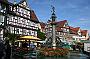  Am Beginn stand eine Führung durch die historische Altstadt von Schorndorf. Den Marktplatz ziert dieser gusseiserne Brunnen von 1773.