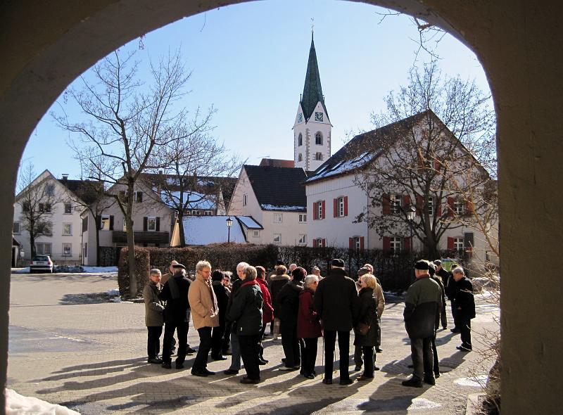 102022saulgau_002.JPG - Ein sonniger Spätwintertag, der an windgeschützten Orten schon etwas vom Frühling ahnen ließ, war der äußere Rahmen der Stadtbesichtigung.