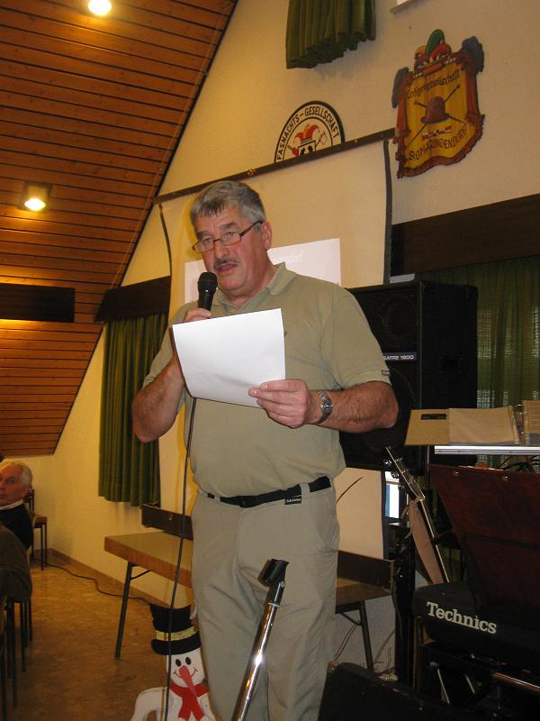 110108gau_abschluss_015.jpg - Gauobmann Claus Bayer bei seinem Jahresrückblick.