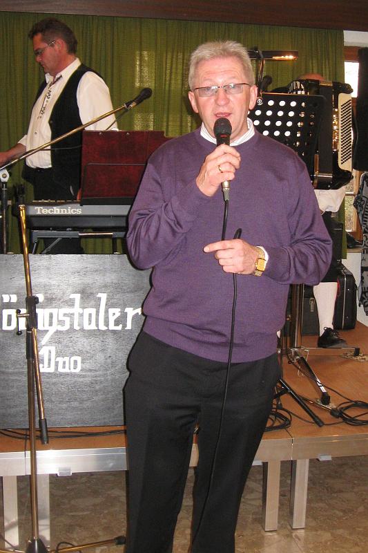 110108gau_abschluss_016.jpg - Bürgermeister Henne sprach ein Grußwort und informierte über die Gemeinde Sigmaringendorf.