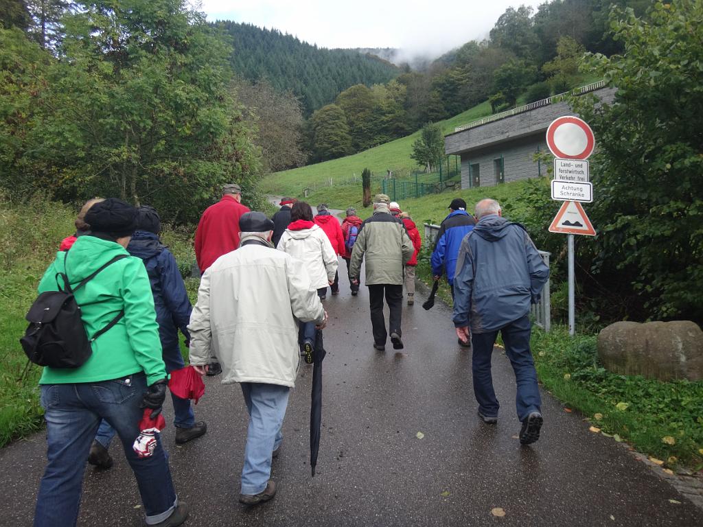 131011_GR2_025.JPG - Von dort wanderten wir zum Schwarzwaldhaus von 1902...