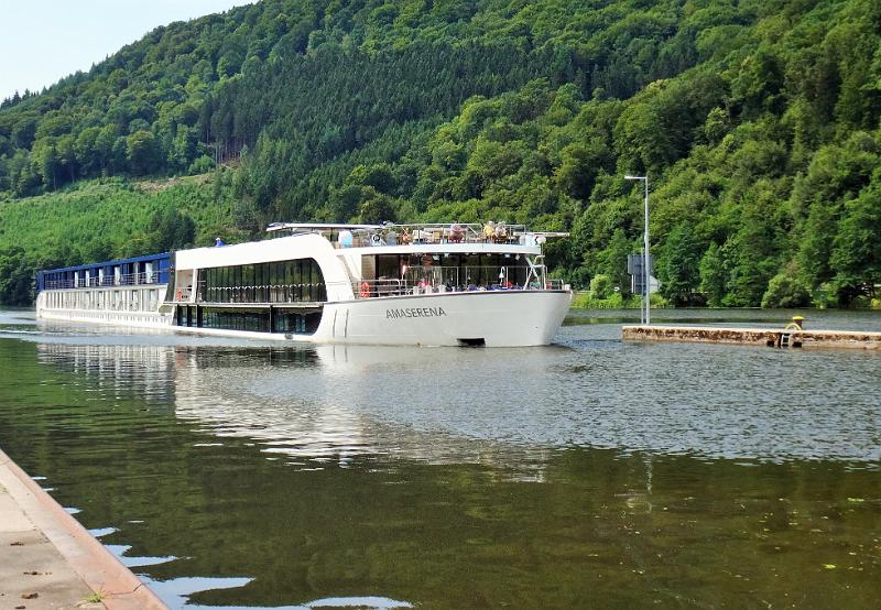 150711_rad_miltenberg038.jpg - Die Konkurrenz fährt auf dem Wasser...