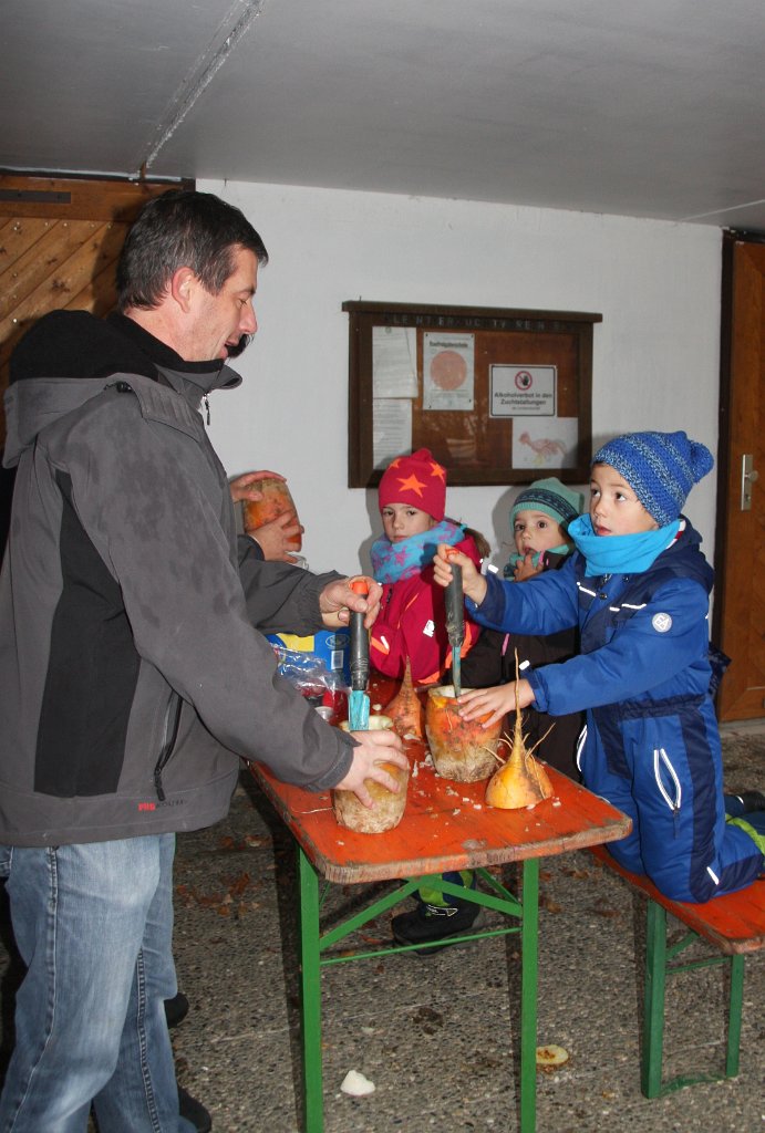 181027_ruebengeister_schnitzen047.JPG
