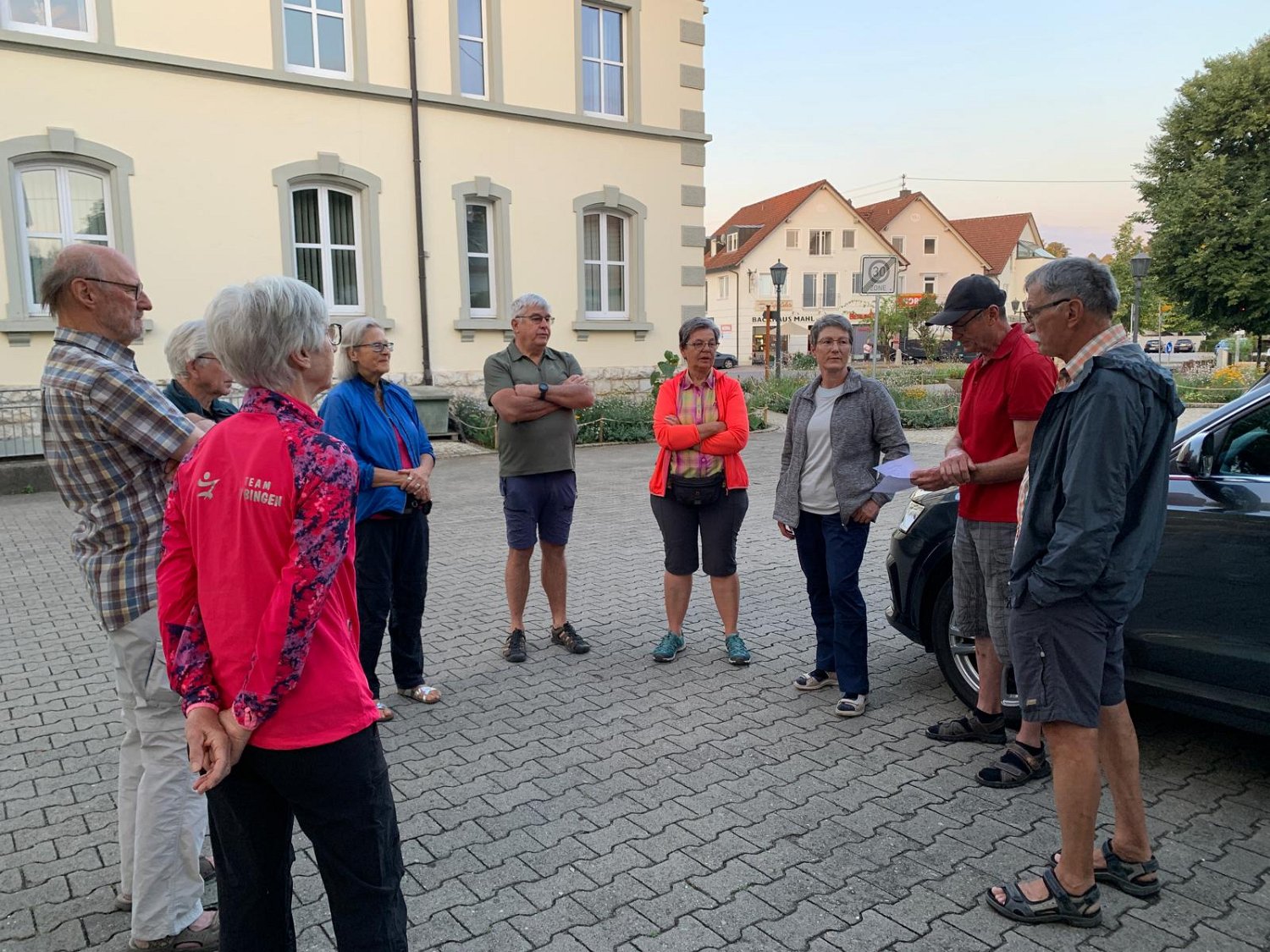 260815_Bergtour000a.jpg - 6.30 Uhr - Abfahrt in Sigmaringendorf - unser Ziel:  Der Schartschrofen  in den Tannheimer Bergen